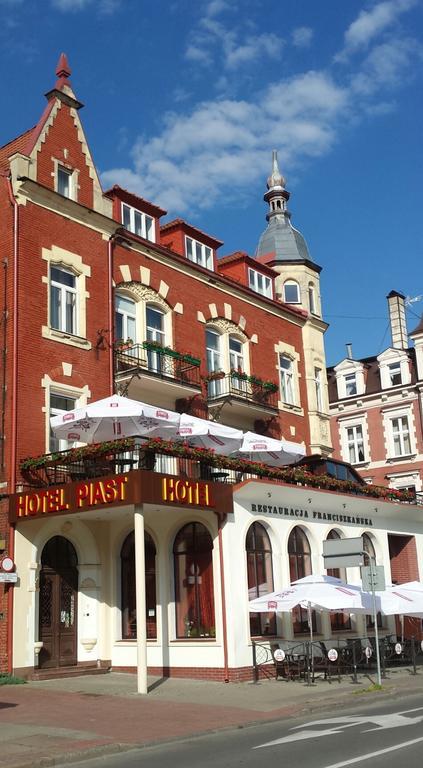 Hotel Piast Слупск Экстерьер фото