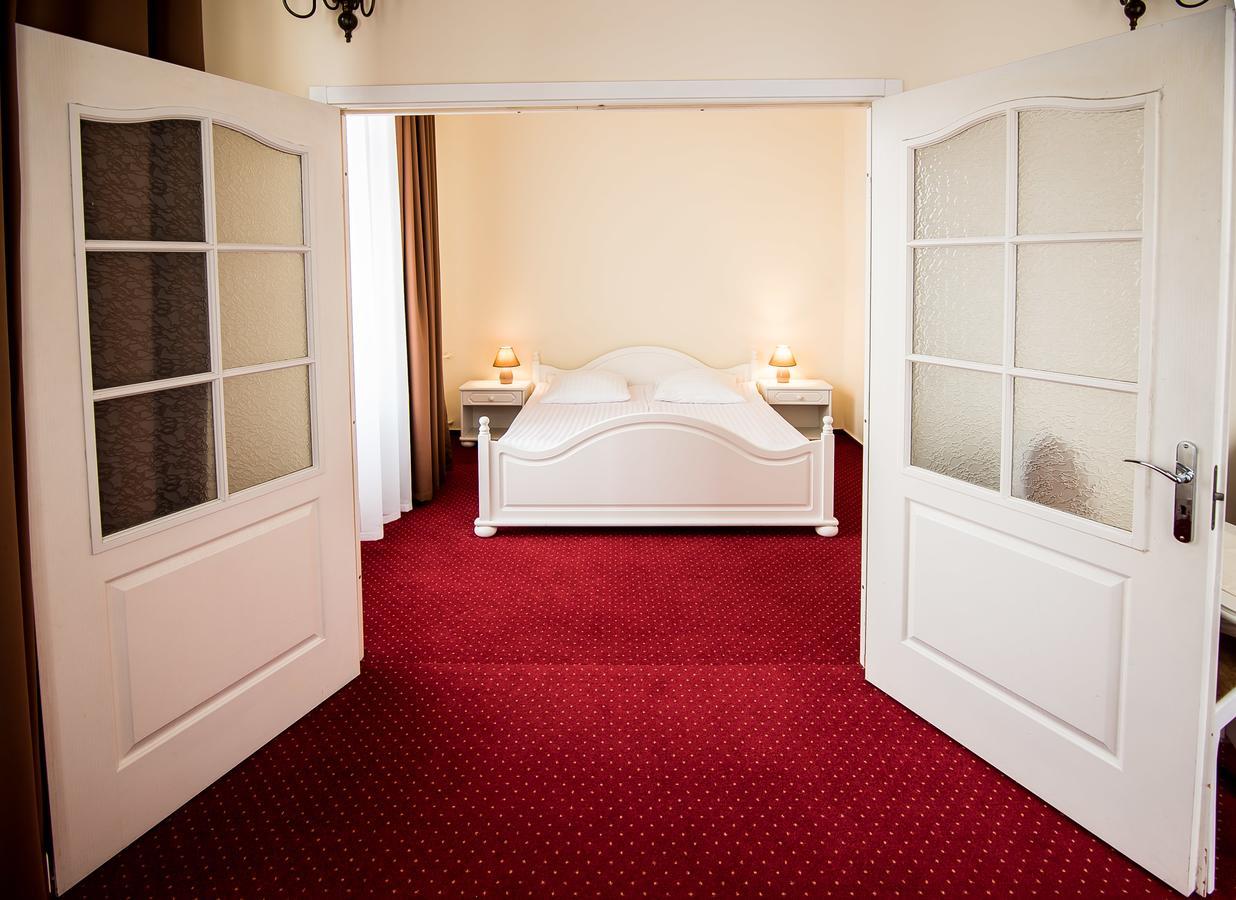 Hotel Piast Слупск Экстерьер фото